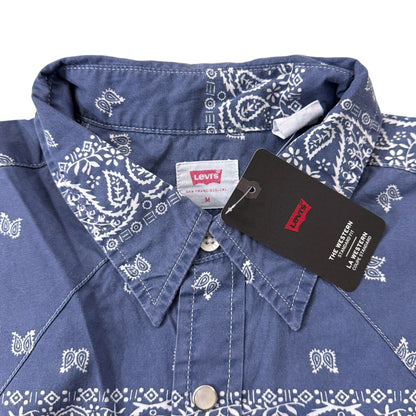 Photo showing a Levi's Men's Classic Western Standard Fit Shirt with retail tags attached. Shown on a white background.